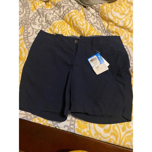 Shorts‎ - Picture 1 of 4